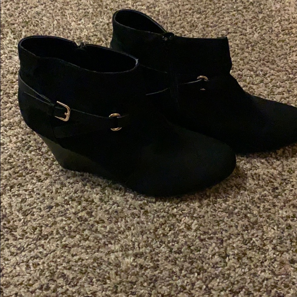 Black suad wedge heal booties